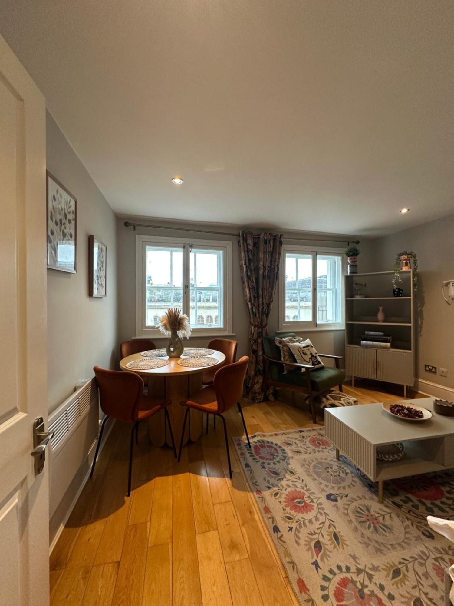 Stylish Flat Minutes From Covent Garden - West End London Exterior photo
