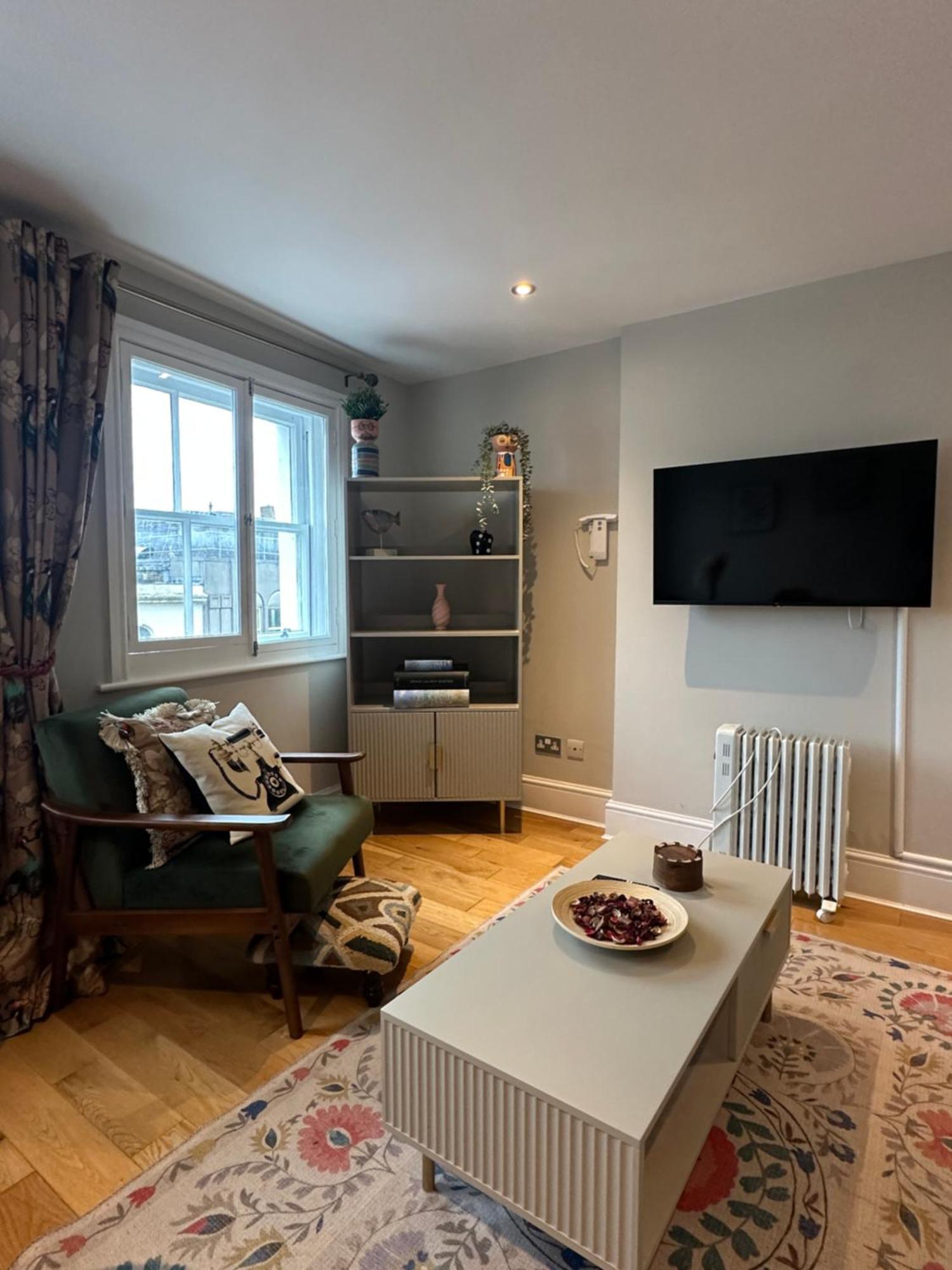 Stylish Flat Minutes From Covent Garden - West End London Exterior photo